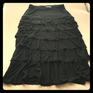 black ruffled skirt w/elastic waist